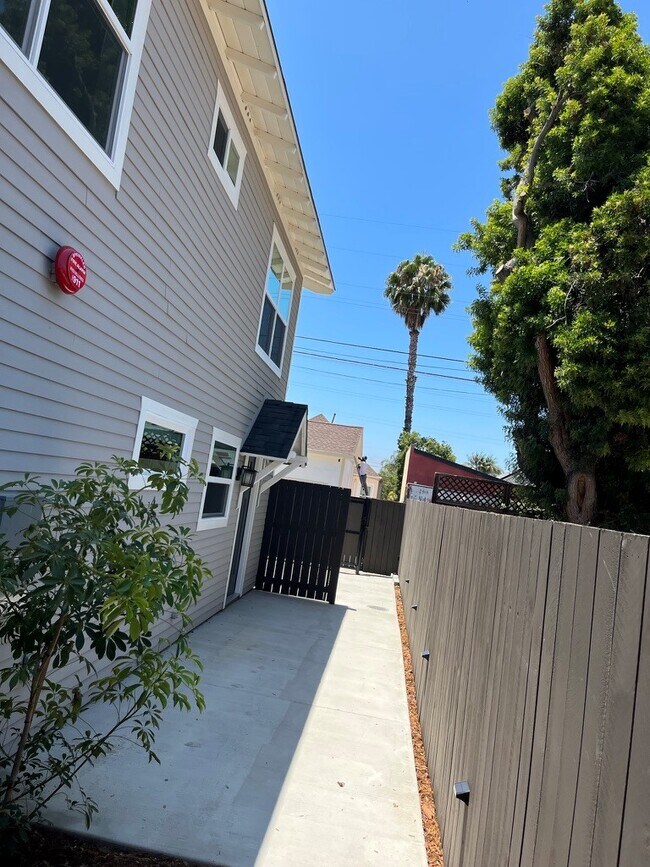 Building Photo - 3564 Bancroft St