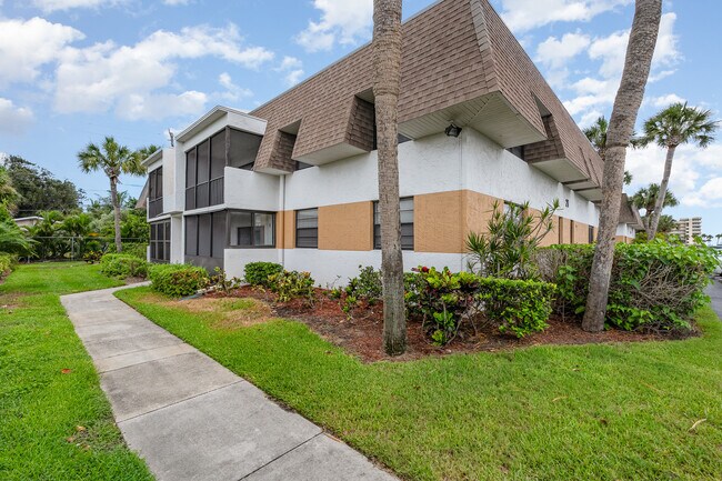 Building Photo - 2700 N Highway A1A