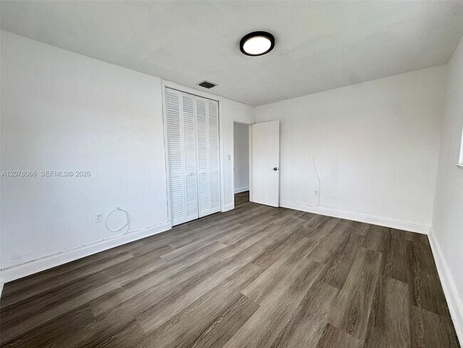 Building Photo - 9355 SW 39th St