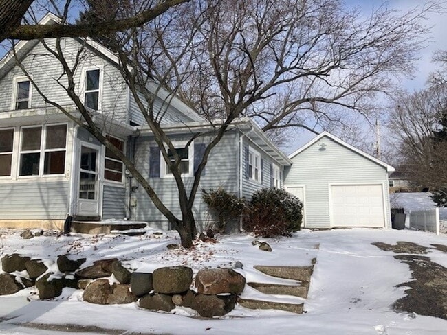 Building Photo - Single Family Home for Rent