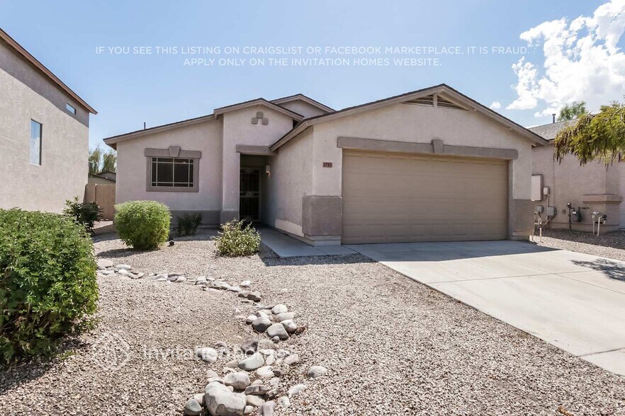 Building Photo - 1715 E Desert Moon Trail
