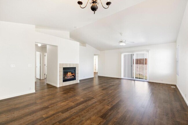 Building Photo - 8703 Silver Glen Dr