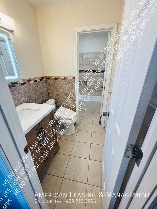 Building Photo - 1385 Howell St