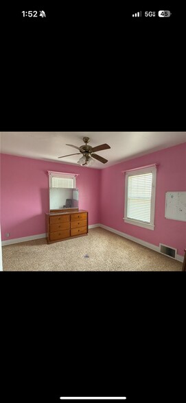 Building Photo - 607 W Saint Anthony Ave