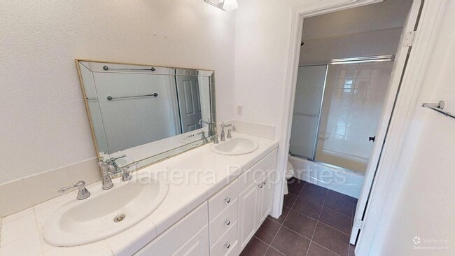 Building Photo - Beautiful Home in Eastside Coast Mesa