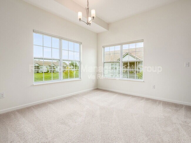Building Photo - 5861 Yellowfin Ln