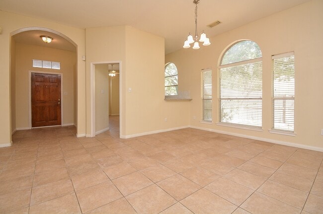 Building Photo - 6422 Alisa Ln