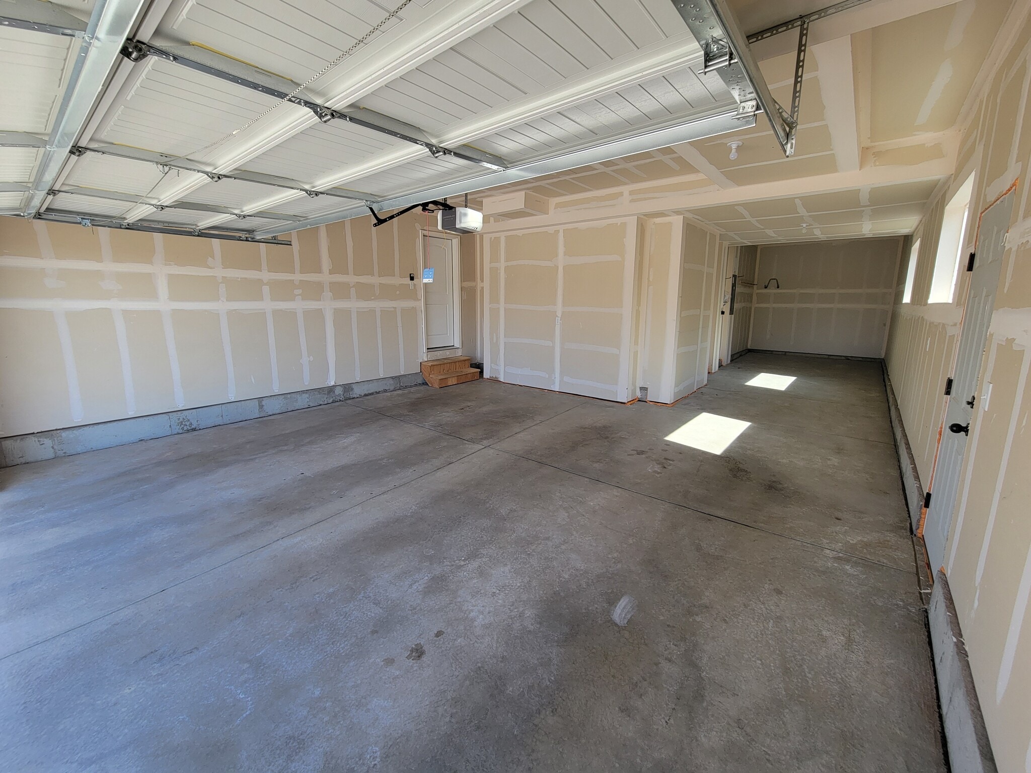 Building Photo - 2067 Moon Rise Dr