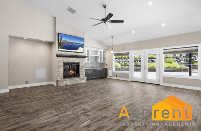 Building Photo - Peaceful Country Living- 3 Bedroom- 3 Full Bathroom Home in Rogue River