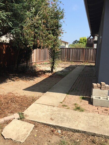 Building Photo - 2499 Capitola Ave