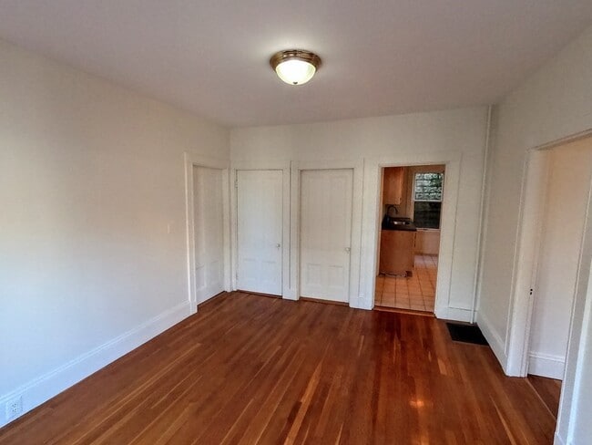 Building Photo - 21 Burr St