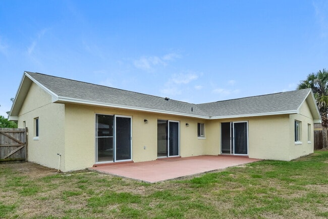 Building Photo - 8431 Alveron Ave