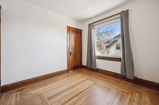 Building Photo - 228 Dorchester-