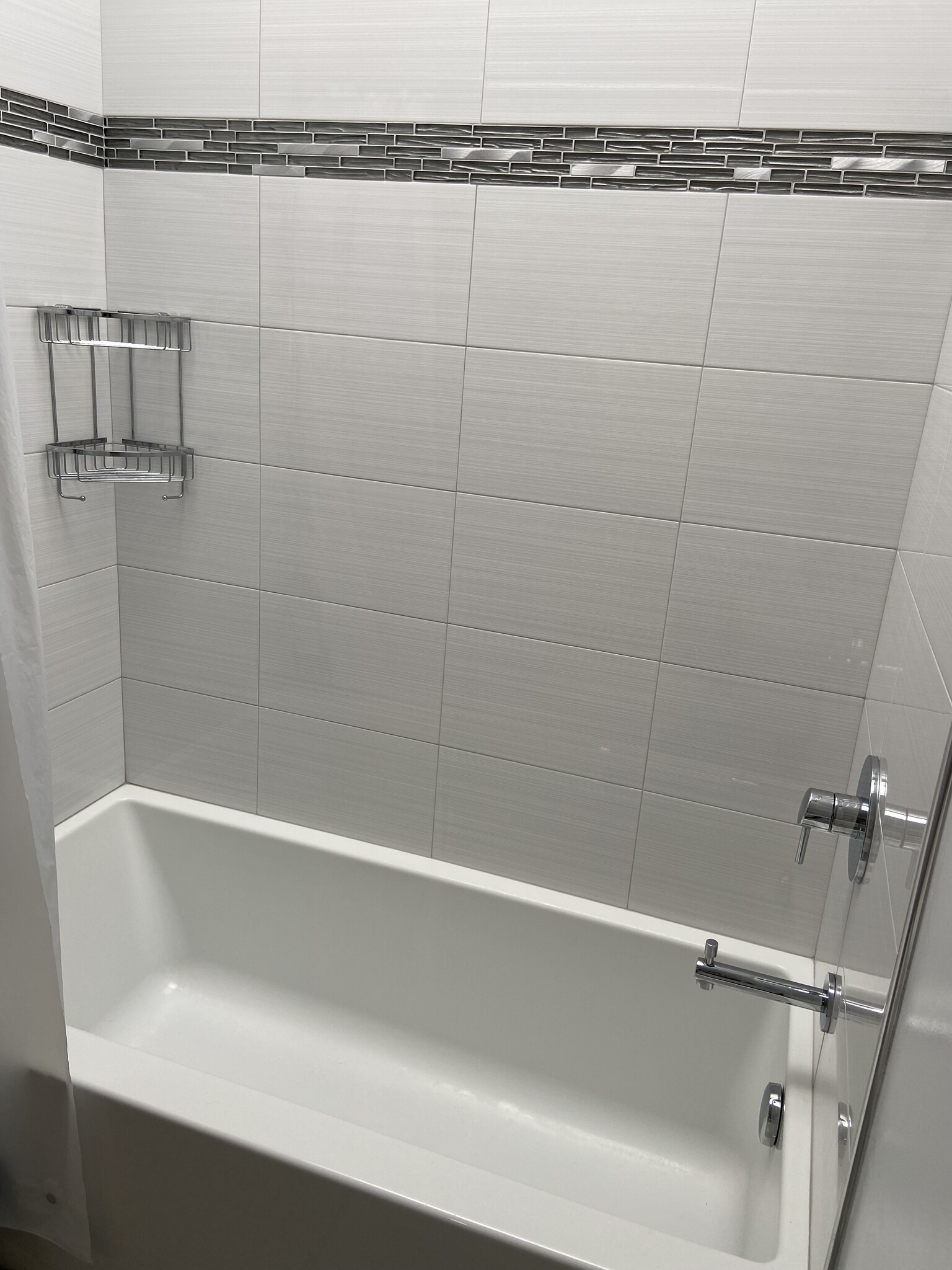 Master Bath - 1760 N Wells St
