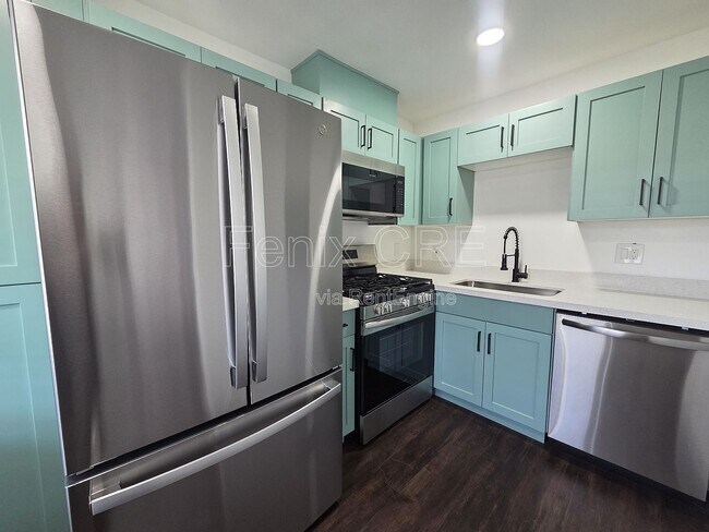 Building Photo - 377 N 4th Ave