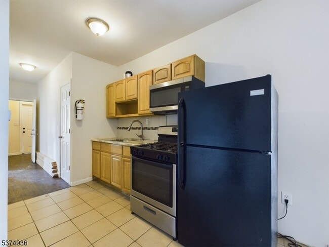 Building Photo - 255 S 19th St