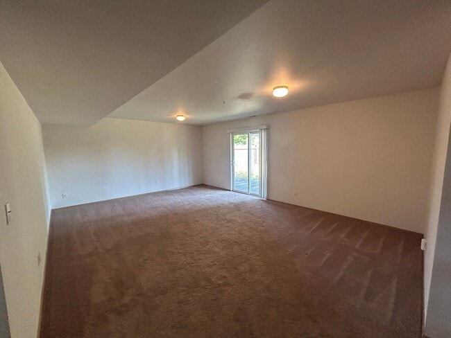 Building Photo - Beautiful 4 bd 3 bath w/ 2-car Garage Home...