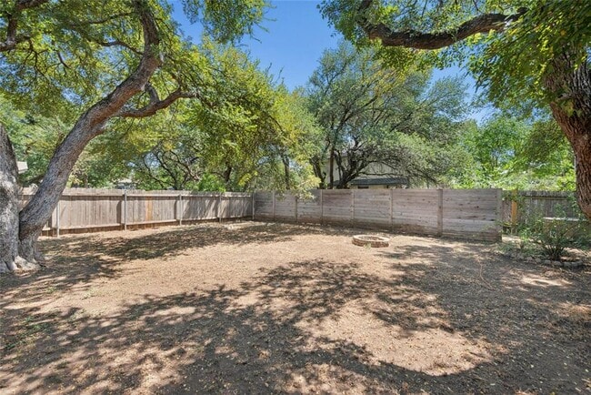 Building Photo - 8411 Glen Canyon Dr