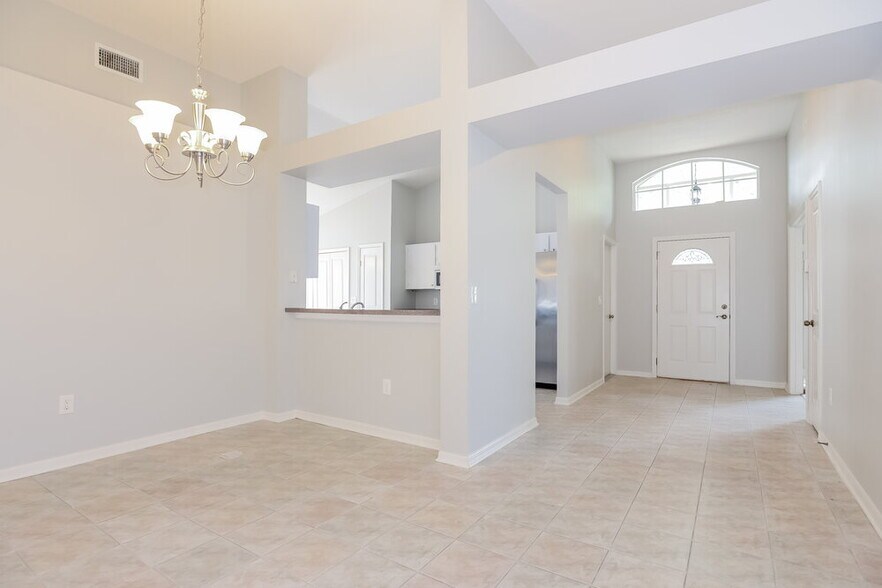 Building Photo - 1430 Maximilian Dr