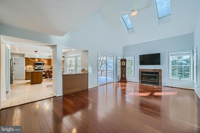 Building Photo - 8 Sapphire Hill Ct