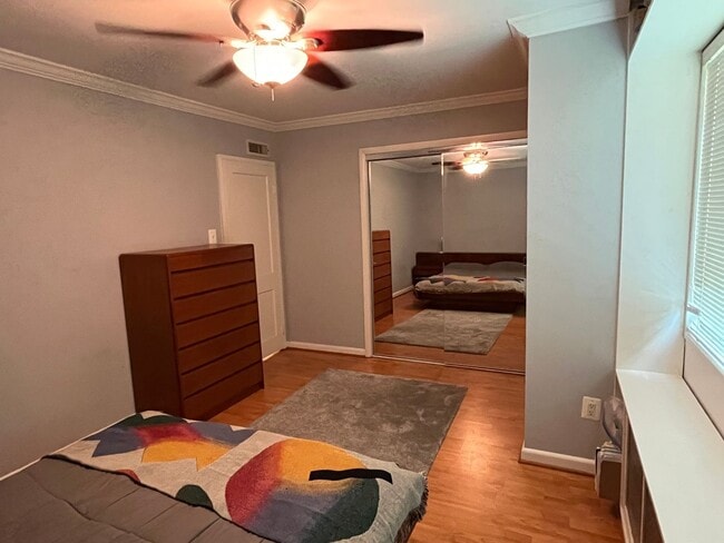 Building Photo - Great 2BR located in Northern Bethesda