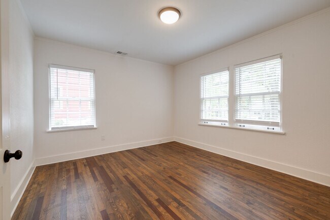 Building Photo - 228 Palisade St