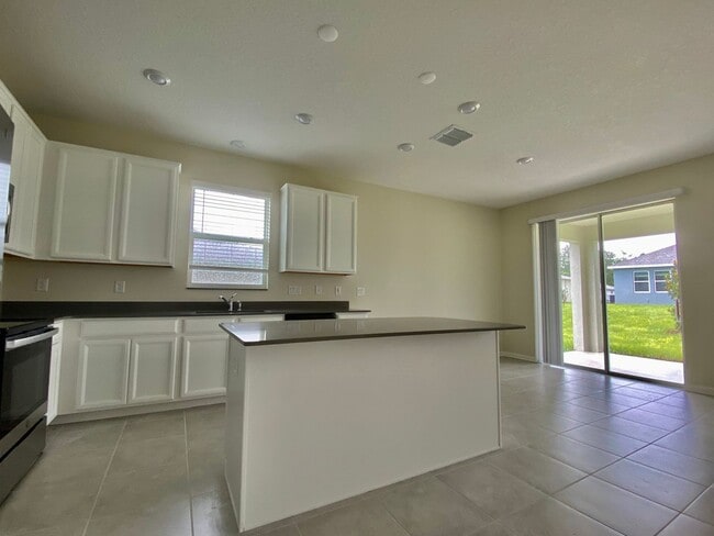Building Photo - Awesome New House for Rent