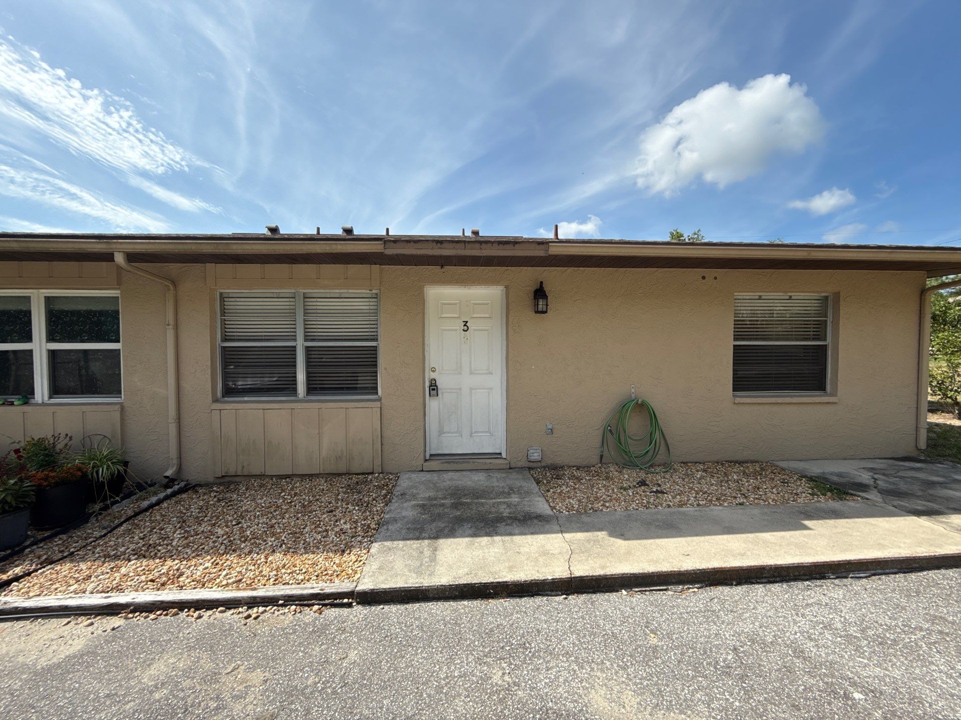 Building Photo - 2550 E Constance Ct