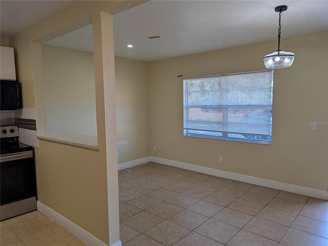 Building Photo - 8944 Temple Terrace Hwy