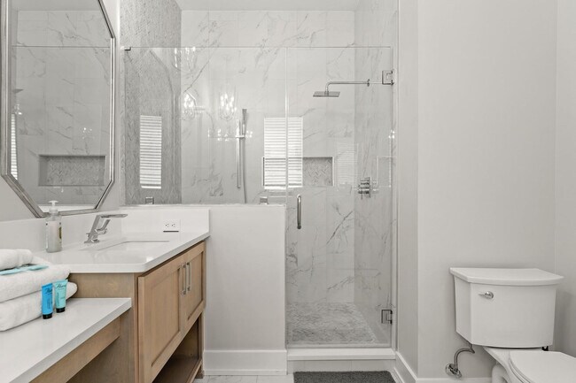 Building Photo - 14300 Front Beach Rd