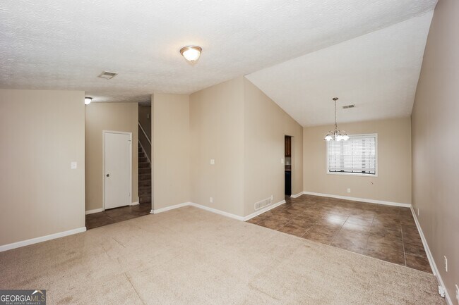 Building Photo - 284 Independence Dr