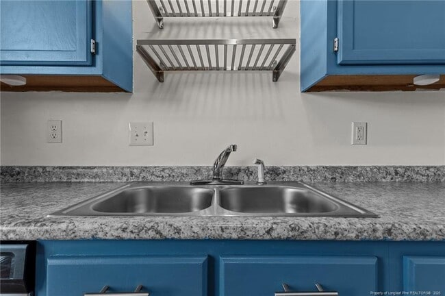 Building Photo - 6897 Candlewood Dr