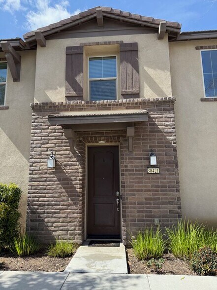 Building Photo - 30421 Village Terrace Dr