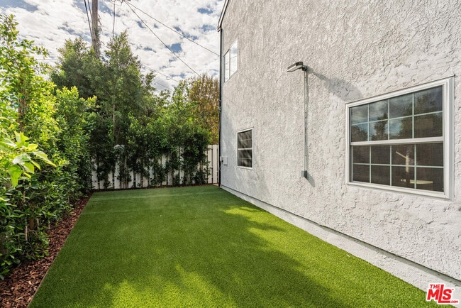 Building Photo - 5110 Garden Grove Ave