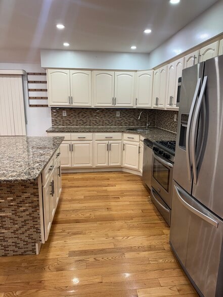 Kitchen - 58-25 254th St