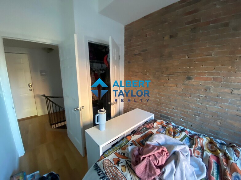 Building Photo - 243 Northampton St