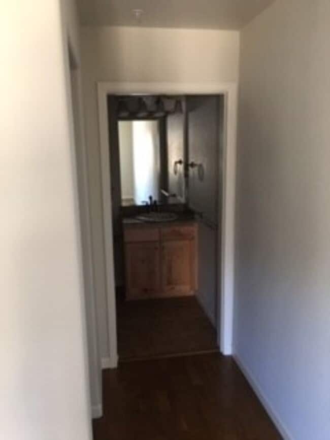 Building Photo - Stunning Clocktower Penthouse Condo with mountain views!