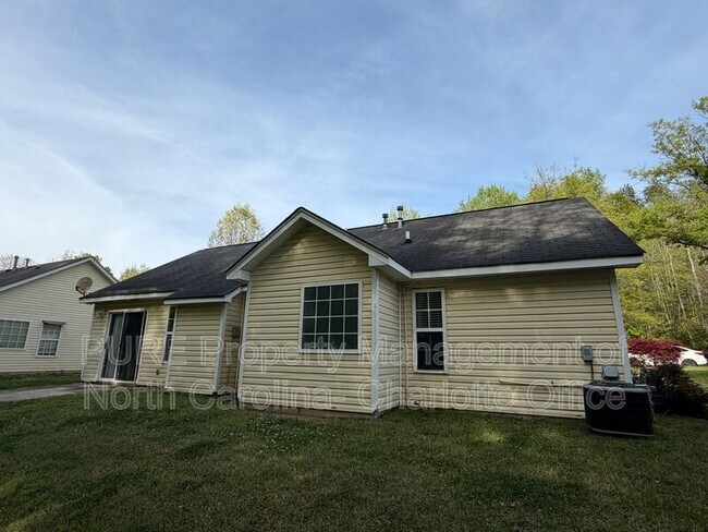 Building Photo - 3385 Hunting Wood Ct