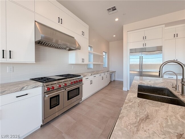 Building Photo - 10761 Canyon Bloom Dr