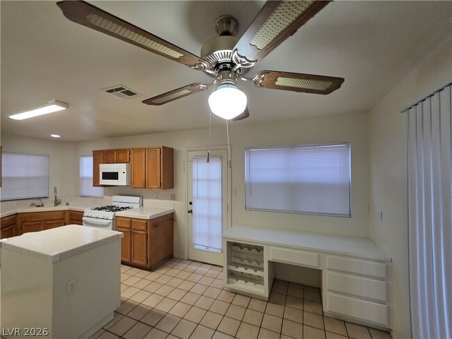 Building Photo - 6561 Avon Ct