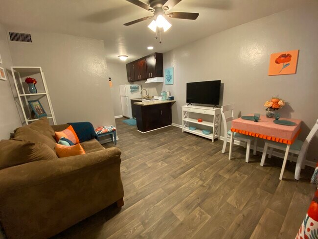 Building Photo - Suites on 6th