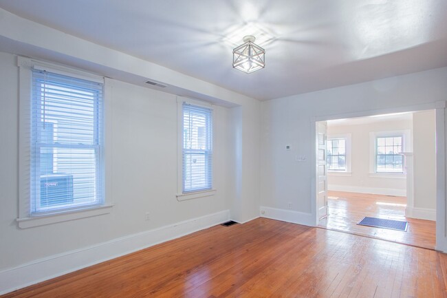 Building Photo - Wonderful Updated TownHouse in the Heart of Middletown - On Main St