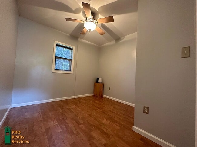 Building Photo - Charming 2 Bedroom Home in St. Paul