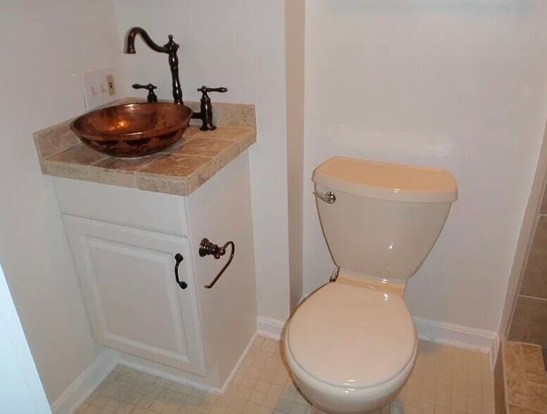 Building Photo - 1331 Chetworth Ct