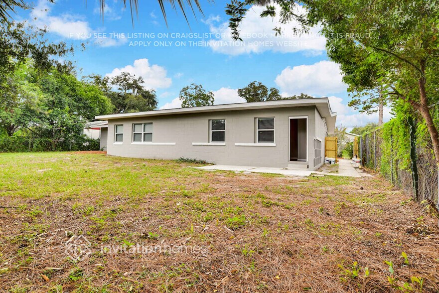 Building Photo - 5915 Westbury Dr