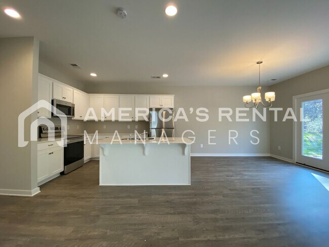 Building Photo - 7940 St.James Dr