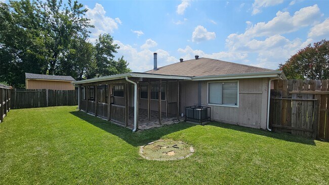 Building Photo - 1418 Willersley Ln