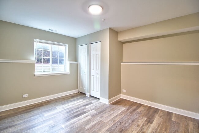 Building Photo - 2259 Beresford Dr