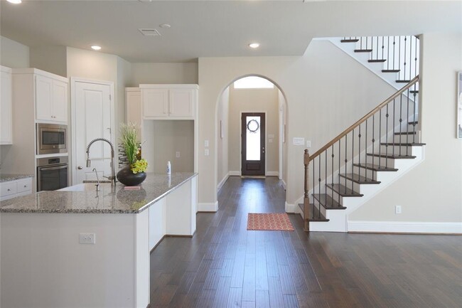 Building Photo - 13214 Pkwy Meadows Dr