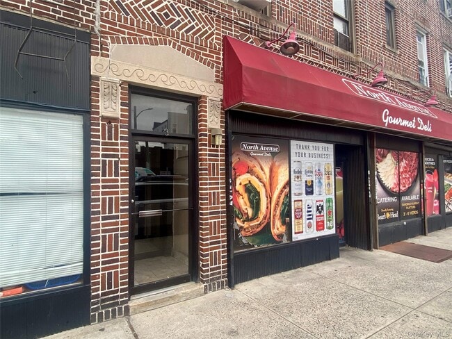 Building Photo - 370 North Ave